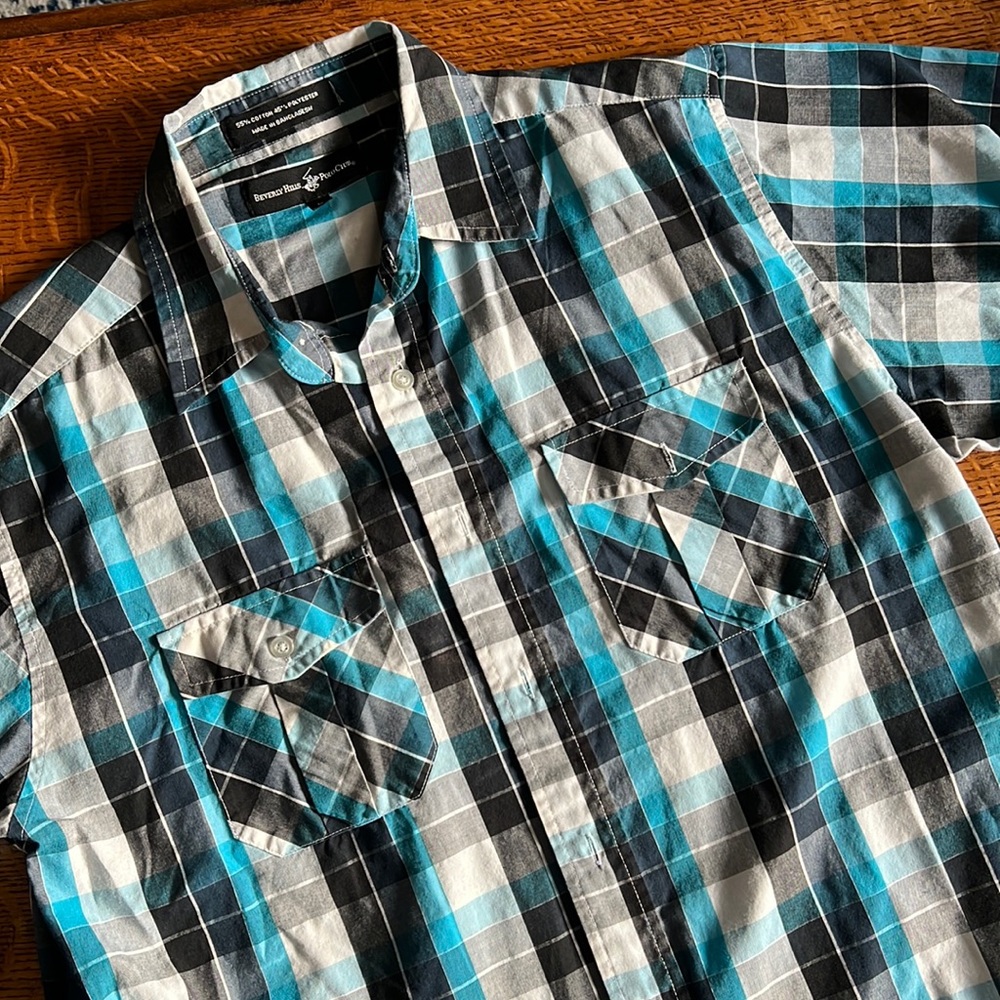 Men’s large button down short sleeve shirt